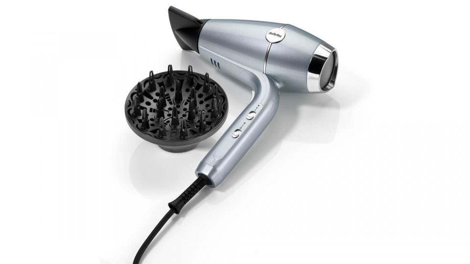 Blow dryer