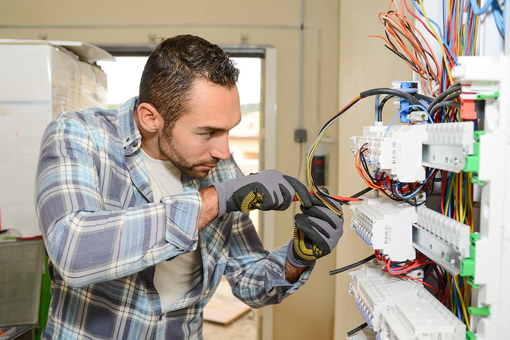 The Advantages of Hiring a Commercial Electrician