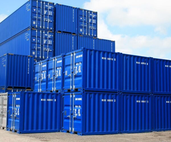 Maximizing Efficiency: Optimizing Storage with 20ft Shipping Containers